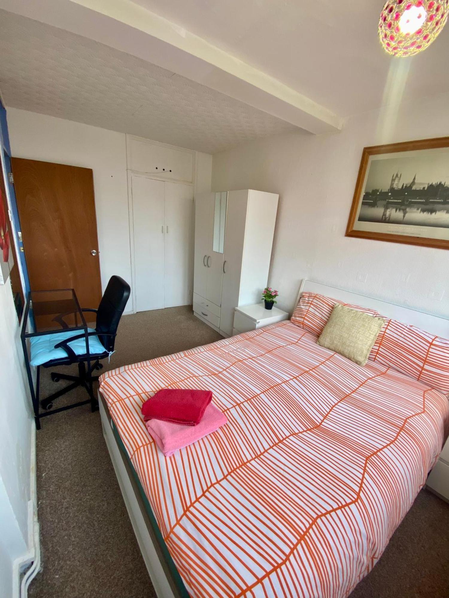 Cosy 3 Bed Apt, Old Truman Brewery! Brick Lane, London, E1 Εξωτερικό φωτογραφία