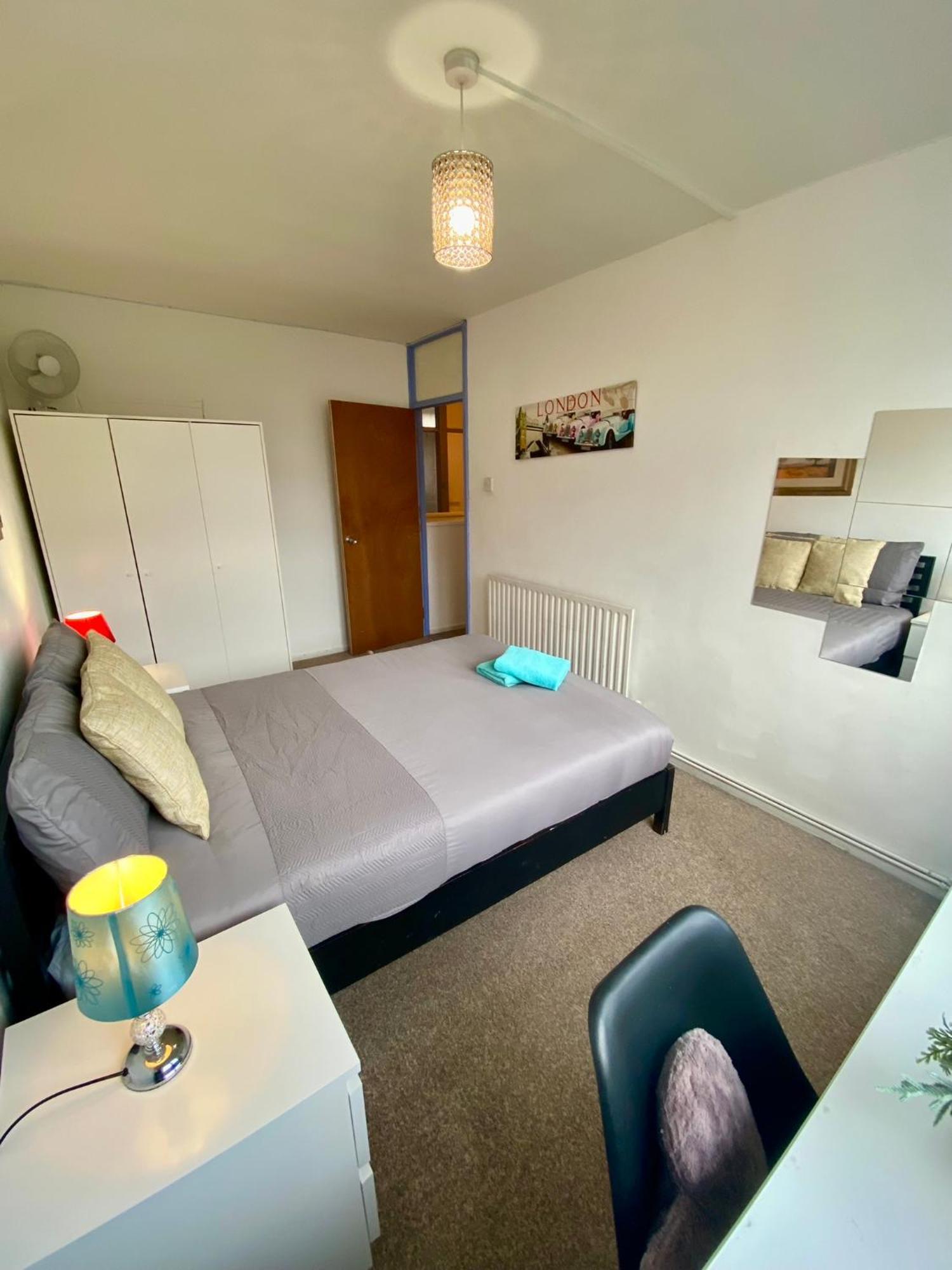 Cosy 3 Bed Apt, Old Truman Brewery! Brick Lane, London, E1 Εξωτερικό φωτογραφία